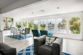 STUNNING LUXURY WATERFRONT SUITE IN THE heart OF JOHN'S PASS MAD #1 BEACH